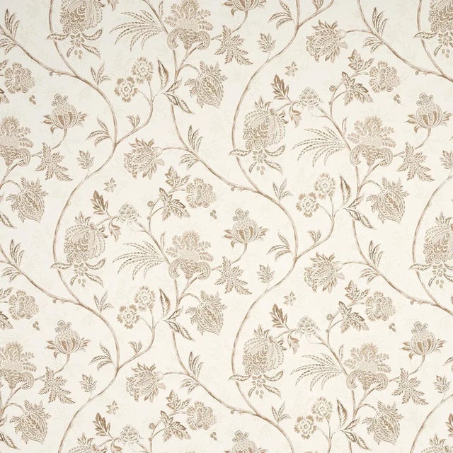 Sample - Schumacher x Mark D. Sikes Chinoiserie Vine Wallpaper in Neutral For Sale In Charlotte - Image 6 of 6