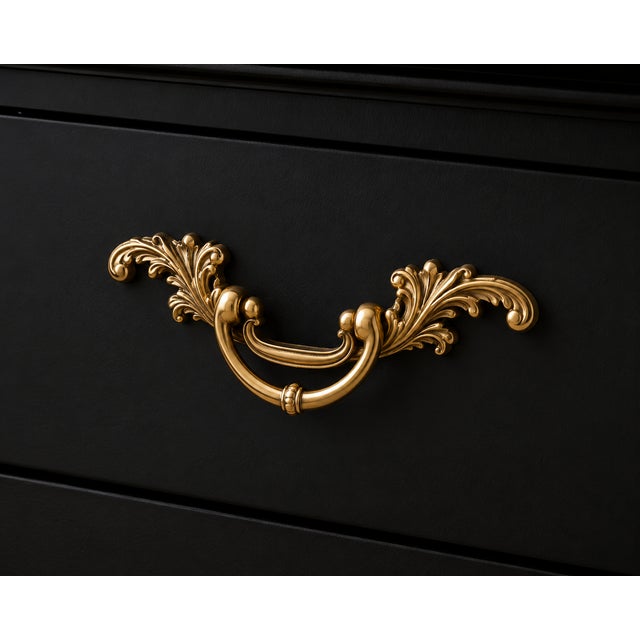 Mid 20th Century Pair of Vintage Black Painted French Provincial 3-Drawer Nightstands With Gilded Brass Hardware For Sale - Image 5 of 8