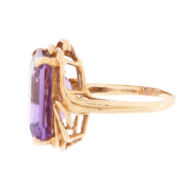 10k Gold and Amethyst Cocktail Ring For Sale In Tampa - Image 6 of 8