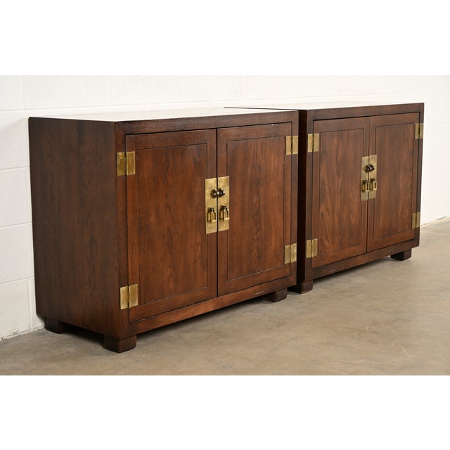 Henredon Mid-Century Modern Hollywood Regency Campaign Oak and Brass Buffet Servers or Bar Cabinets, Pair For Sale - Image 16 of 16