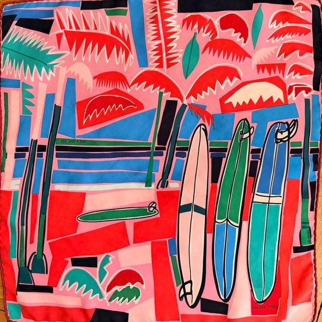 HERMES Sea, Surf and Fun 2018 Gavroche Scarf This scarf offers a unique representation of the beach. Surfing takes center...