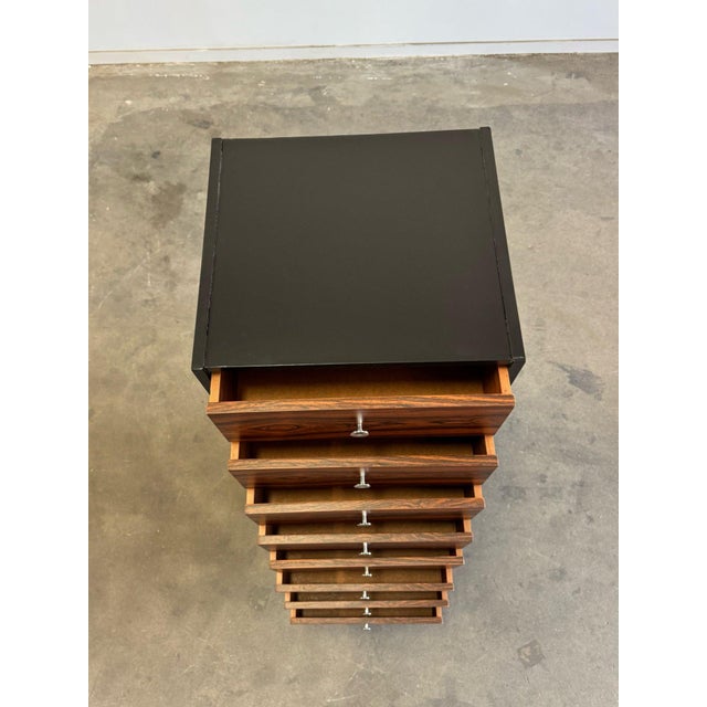 1970s Chest of Drawers in Rosewood and Black For Sale - Image 4 of 12