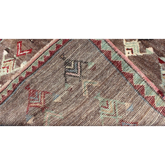Textile Mid 20th Century Tribal Arrow Design Tulu Vintage Rug From Turkey in Brown, Red, Mint Green For Sale - Image 7 of 8