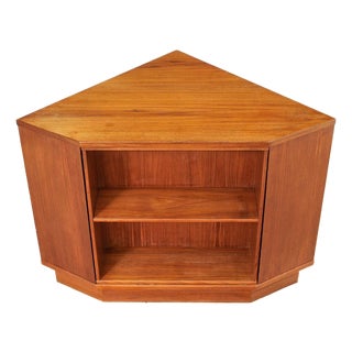 1960s Danish Modern Revolving Corner Bar in Teak by Vildbjerg Mobelfabrik For Sale
