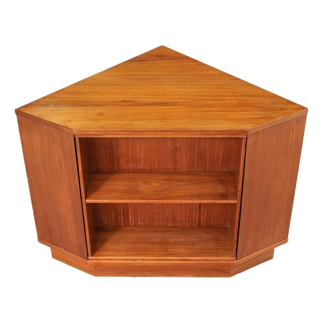 1960s Danish Modern Revolving Corner Bar in Teak by Vildbjerg Mobelfabrik For Sale