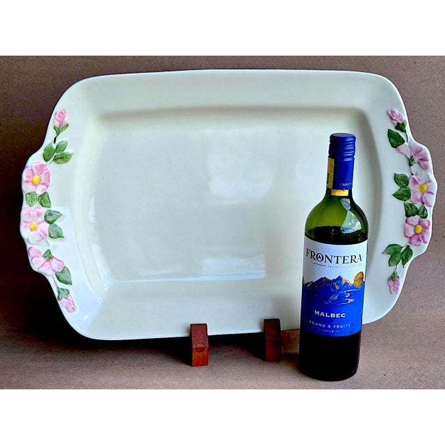Offered is a rare find large rectangular serving platter in the iconic Desert Rose pattern from Franciscan Earthenware....