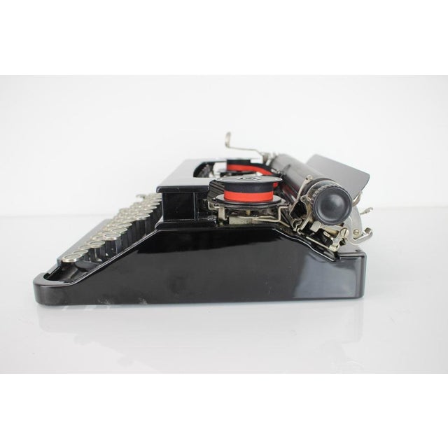 Corona Junior Portable Typewriter, U.S.A. 1395 For Sale - Image 6 of 12