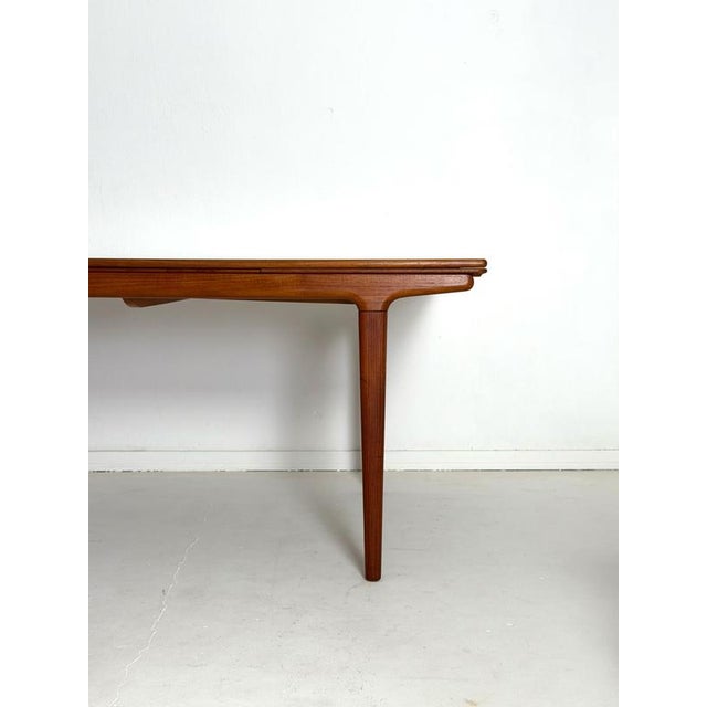 Uldum Møbelfabrik Extendable Dining Table in Teak by Johannes Andersen for Uldum Møbelfabrik, 1960s For Sale - Image 4 of 14