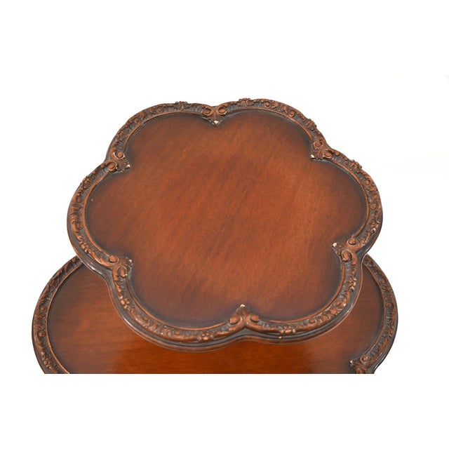 Queen Anne 1930s–40s Colonial Revival Mahogany Two-Tier Carved Pie Crust Accent Table For Sale - Image 3 of 5