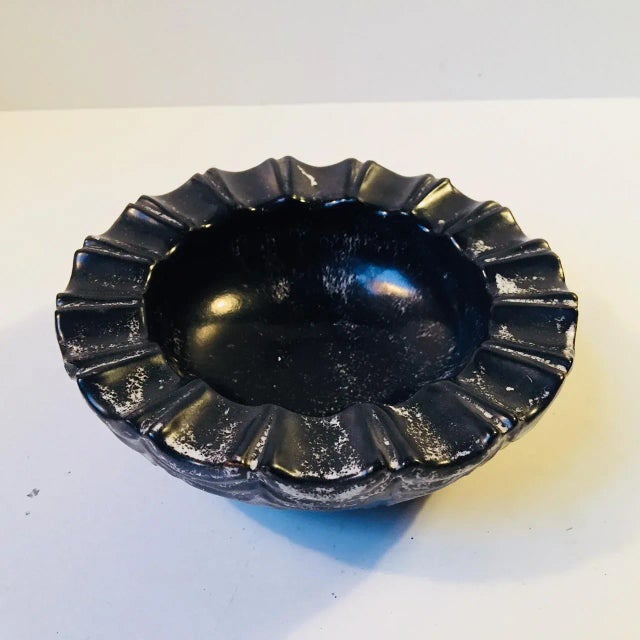 1920s Pottery Bowl by Svend Hammershøi for Herman August Kähler, 1920s For Sale - Image 5 of 7
