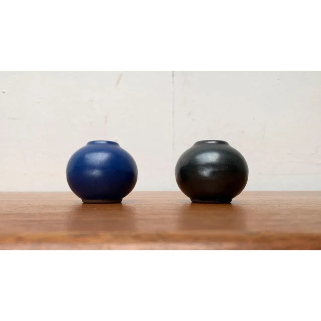 Small Mid-Century Minimalist Studio Pottery Ball Vases by Hildegard and Peter Delius for Hamelner Töpferei, 1960s, Set of 2 For Sale - Image 11 of 12