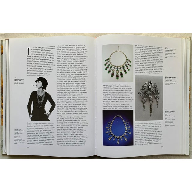 1980s l'Art De Vivre: Decorative Arts in France 1789-1989 Book For Sale - Image 5 of 8