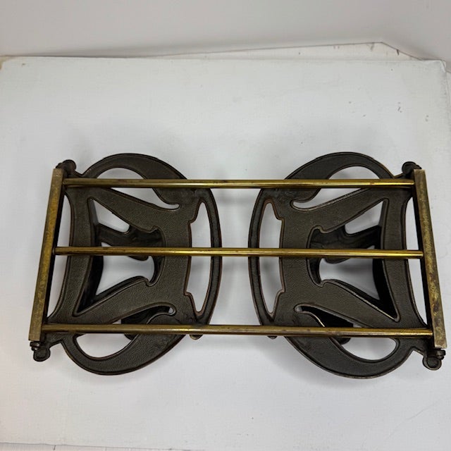 Antique Art Nouveau Expandable Brass Book Rack With Figural Maiden Motifs, C. 1900 For Sale - Image 12 of 18