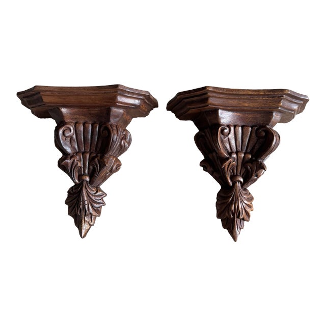 1990s European-Inspired Carved Wood Corbel Shelves With Scroll & Acanthus Leaf – Pair For Sale