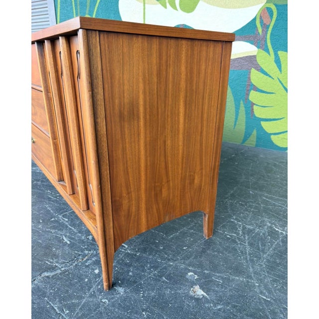 Brown Mid Century Kent Coffey Marquee Modern Dresser Set For Sale - Image 8 of 16