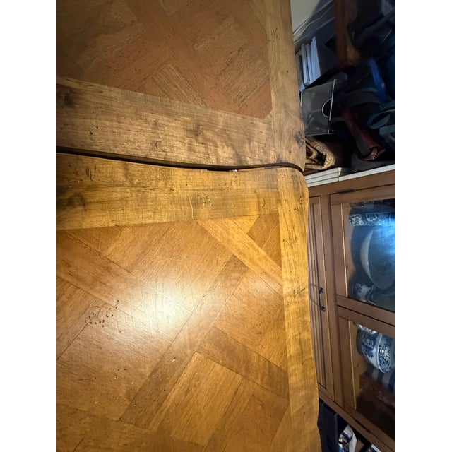 1960s Vintage Reproduction Louis XV Dining Table With Two Draw Leaves - Trouvailles Inc. For Sale - Image 5 of 12