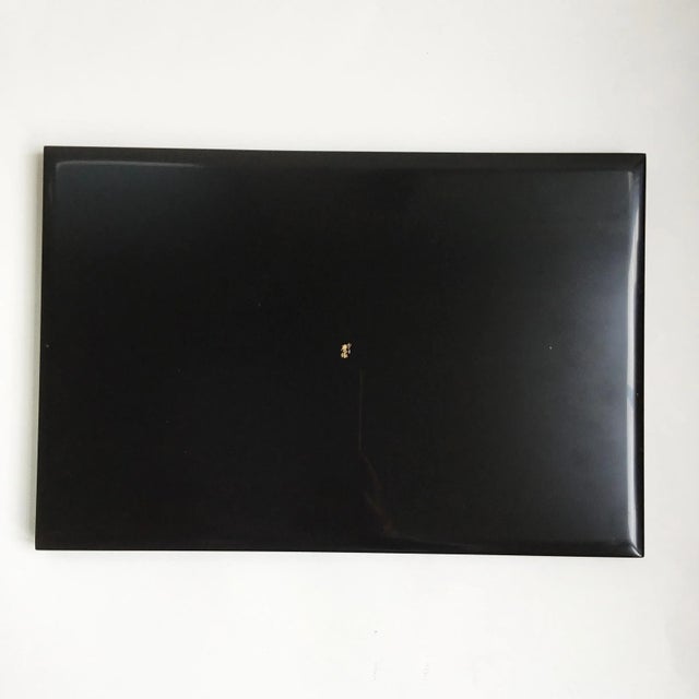 Asian Late 20th Century Asian Black Etched Berry Leaf Lacquer Rectangular Tray With Box and Cloth For Sale - Image 3 of 10