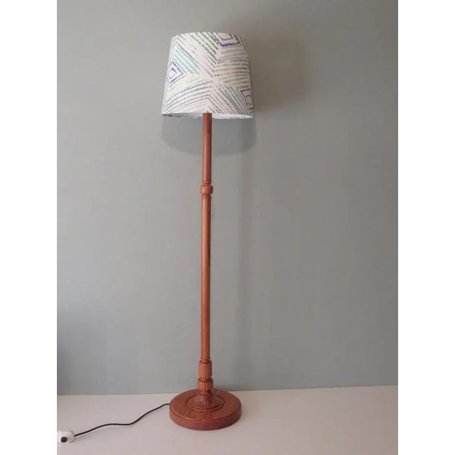 Vintage Scandinavian Pine Floor Lamp with Bespoke Lampshade, 1960s For Sale - Image 9 of 9