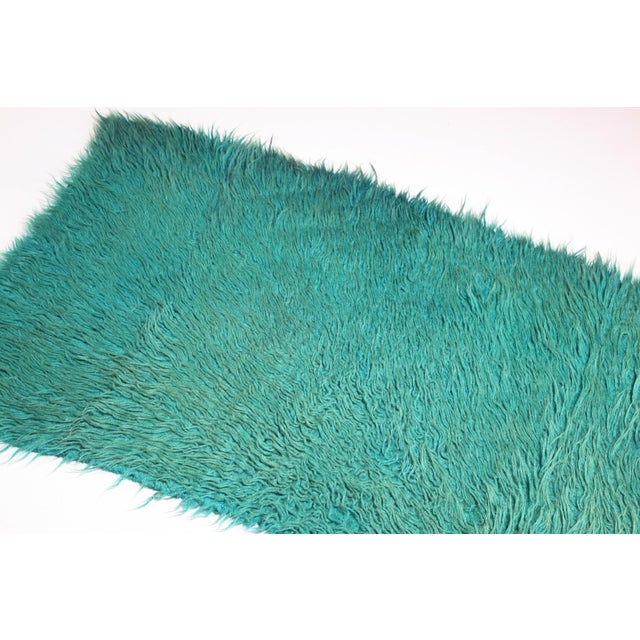 Contemporary Late 20th Century Handmade Contemporary Teal Shaggy Fur Runner Rug – Plush Texture With Gradient Depth Hallway Rug - 2' X 6' 11'' For Sale - Image 3 of 10