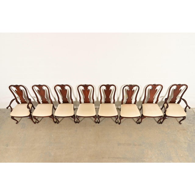 1980s Thomasville Queen Anne Carved Solid Mahogany Dining Chairs, Set of Eight For Sale - Image 5 of 15