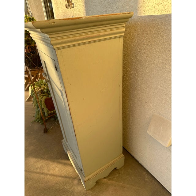 Antique kitchen cabinet. Can be used in bedroom as book shelf or cabinet. Very good condition