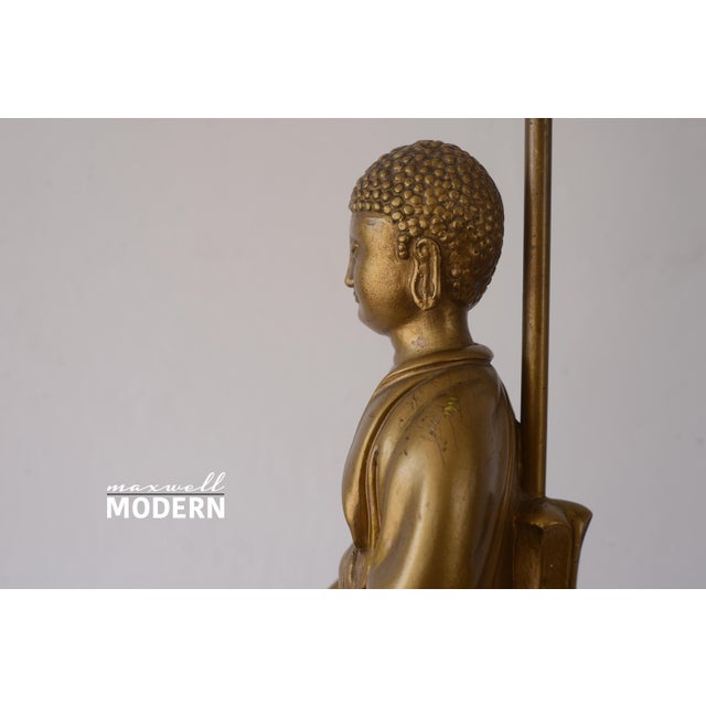 Metal 1950s Hollywood Regency Gold Ceramic Lotus Flower Buddha Table Lamp For Sale - Image 7 of 17