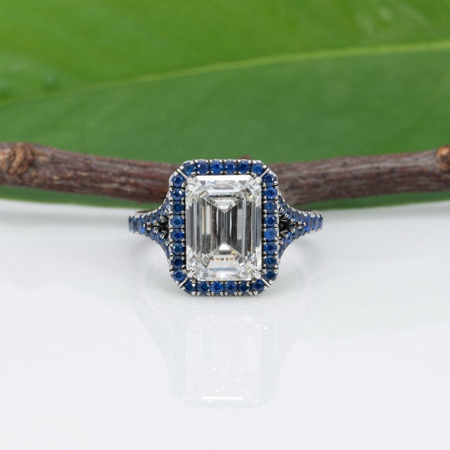 2020s 3.65ct Lab Grown Diamond Estate Ring With Blue Sapphire Accents: Platinum, Size 4.5 For Sale - Image 5 of 10