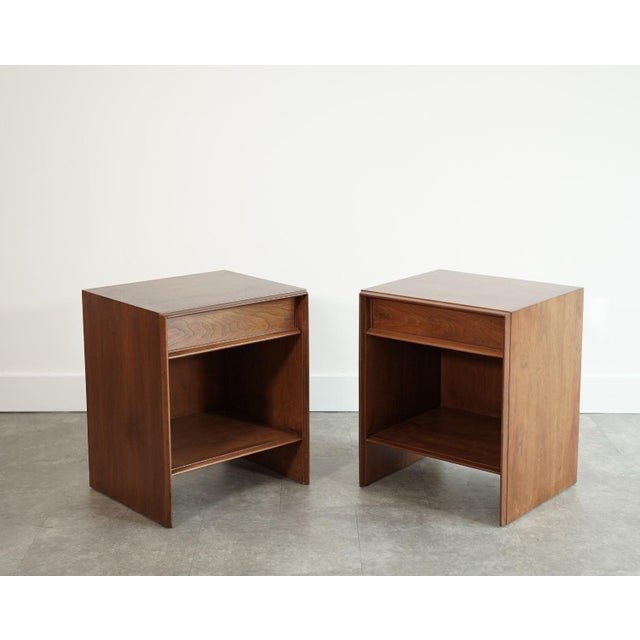 Walnut Thin Line Nighstands by t.h. Robsjohn-Gibbings, C. 1950s For Sale - Image 4 of 6