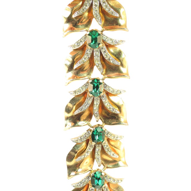 Metal Vintage 1940s Mid-Century Modern Emerald Crystal Link Bracelet For Sale - Image 7 of 11