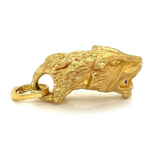 Delve into the allure of vintage fine jewelry with this exquisite Tiger Head Charm Pendant, crafted from radiant 14k...