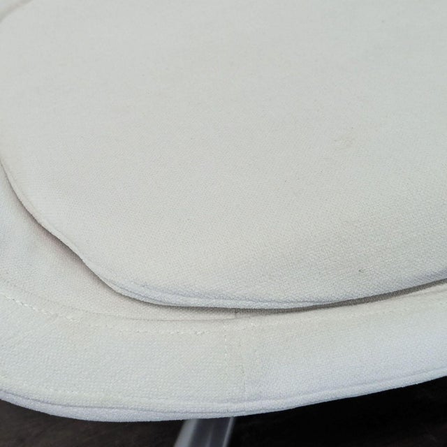 Bo Concept Veneto Modern White Swivel Lounge Chair With Metal Base For Sale - Image 9 of 10