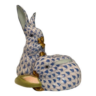 Herend Blue Fishnet Rabbit "Pair of Rabbit With Corn" Figurine For Sale