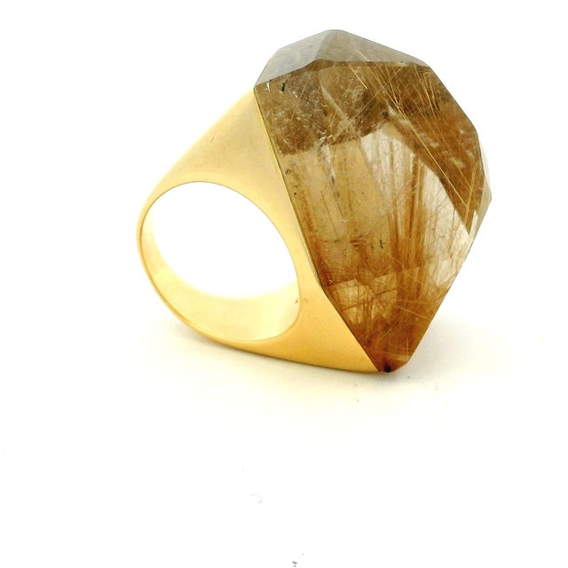 H. Stern H.Stern for Diane Von Furstenberg 18k Gold Rutilated Quartz Power Ring, Size 6.5 For Sale - Image 4 of 13