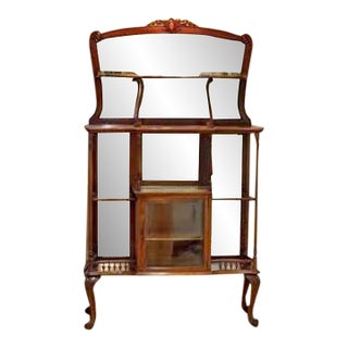 Late 19th Century Victorian Mahogany Etagère With a Central Curio Cabinet For Sale
