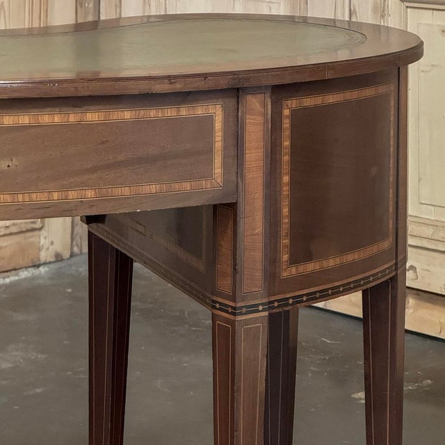 19th Century French Louis XVI Kidney-Shaped Mahogany Leather Top Desk For Sale - Image 15 of 18