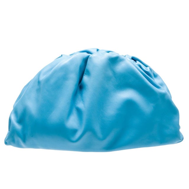 2019 Bottega Veneta Pouch Oversized Large Turquoise Blue Calfskin Leather For Sale In Los Angeles - Image 6 of 16