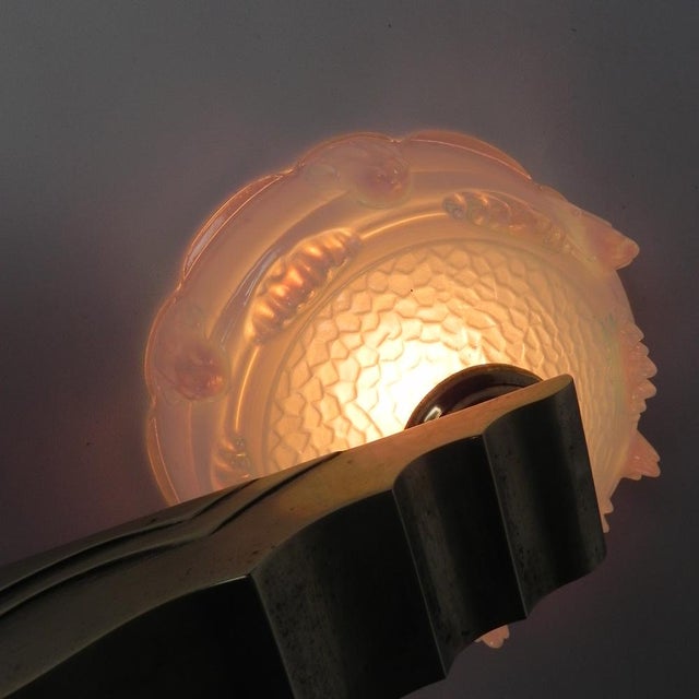 Art Deco Wall Lamp in Opalescent Glass, 1930s For Sale - Image 15 of 18