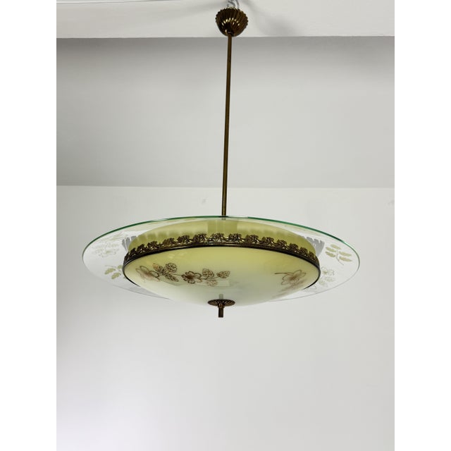 Murano Glass and Brass Pendant Light in the style of Pietro Chiesa for Fontana Arte, 1950s For Sale - Image 10 of 15