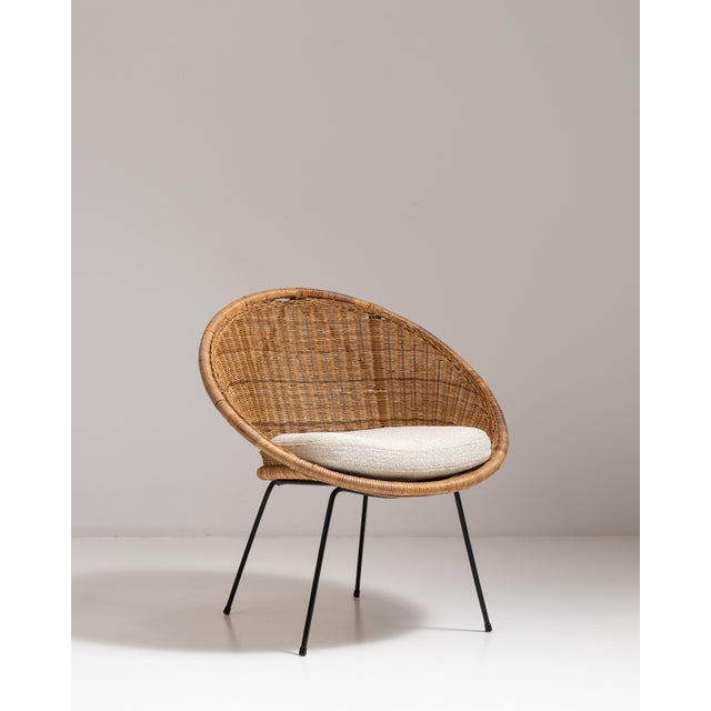 Mid-Century Modern 1960s French Mid- Century Modern Rattan Woven Chair with Upholstered Seat For Sale - Image 3 of 15