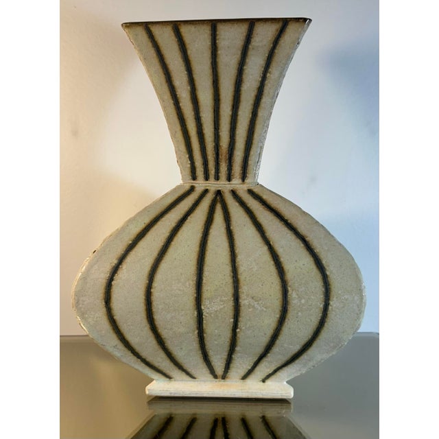 Mid-Century Modern Textured Modern Triangular Studio Pottery Vase by Gary DiPasquale For Sale - Image 3 of 8