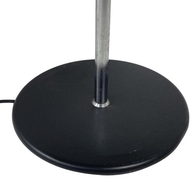 Mid-Century Modern Table Lamp with Black Base, Gray Shade & Chrome Upright For Sale - Image 4 of 11
