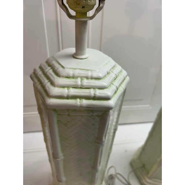Traditional Vintage Palm Beach Regency Faux Bamboo Pagoda Table Lamp - a Pair For Sale - Image 3 of 12
