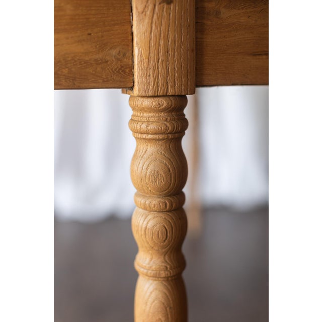 This Pine Louis Philippe oval table blends the graceful curves of the Louis Philippe period with the warmth and simplicity...