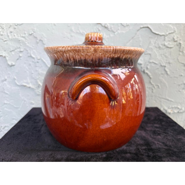 American Vintage American Stoneware Hull Pottery “Oven Proof” Brown Drip Bean Pot With Lid For Sale - Image 3 of 8