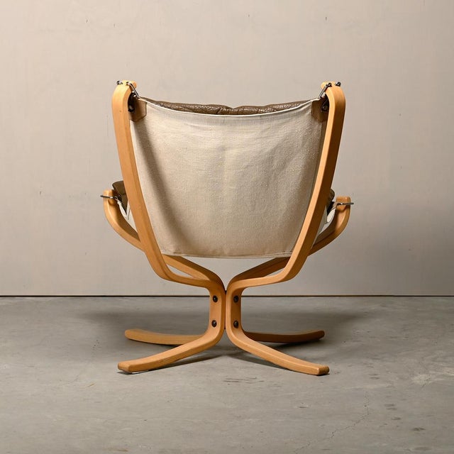 Wood Set of Falcon Chair with Ottoman in Brown Leather by Sigurd Ressell for Vatne Møbler, 1970s For Sale - Image 7 of 18