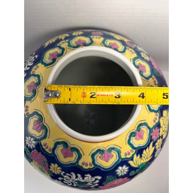 Ceramic 1930's Republic Era Chinese Ginger Jar Vase With Polychrome Enamels For Sale - Image 7 of 7