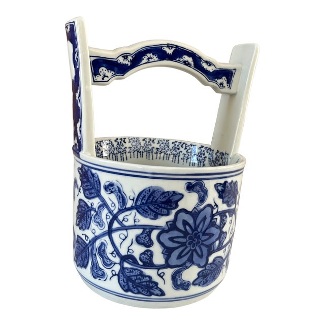 Chinoiserie Porcelain Waterpail Cachepot For Sale
