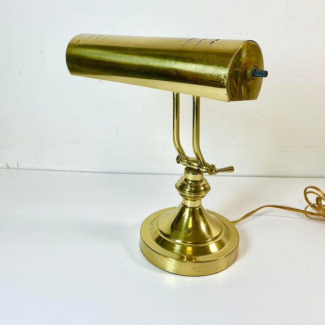 Vintage Home is pleased to offer this Mid-Century piano or Bankers Lamp. This style of lamp is referred to as a Piano Lamp...