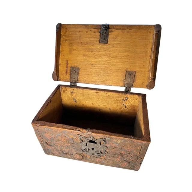 17th Century 17th Century Spanish Colonial Wood Box For Sale - Image 5 of 9