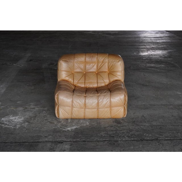 Kashima Lounge Chairs in Tan Leather by Michel Ducaroy for Ligne Roset, 1980s, Set of 2 For Sale - Image 3 of 10